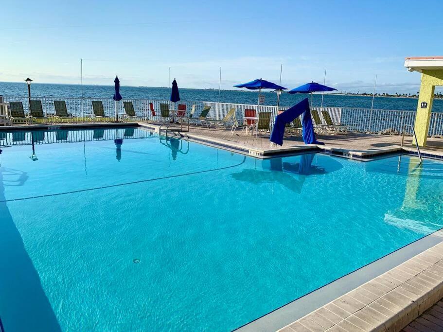 Tropical Serenity-Water View Heated Pool Tiki Bar Tampa Exterior foto